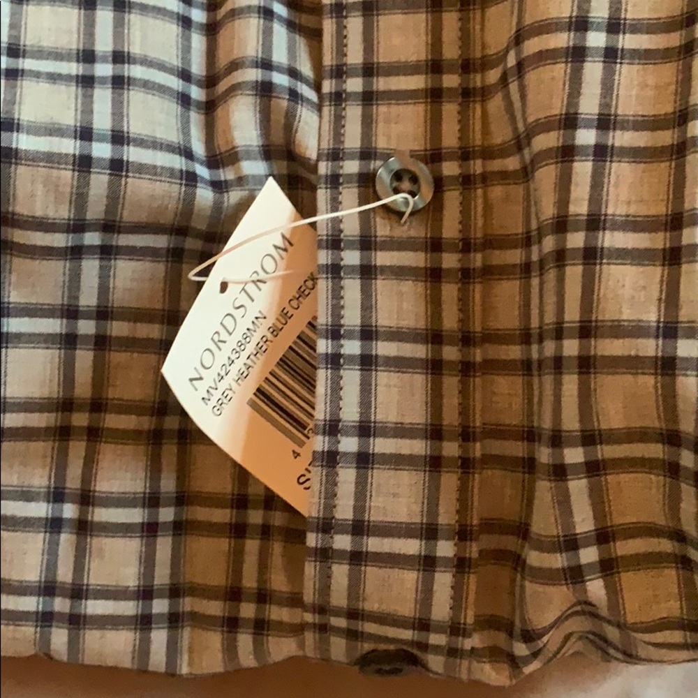Price ✂️ NWT Nordstrom Tech Smart Mens Button Down - Picture 4 of 4